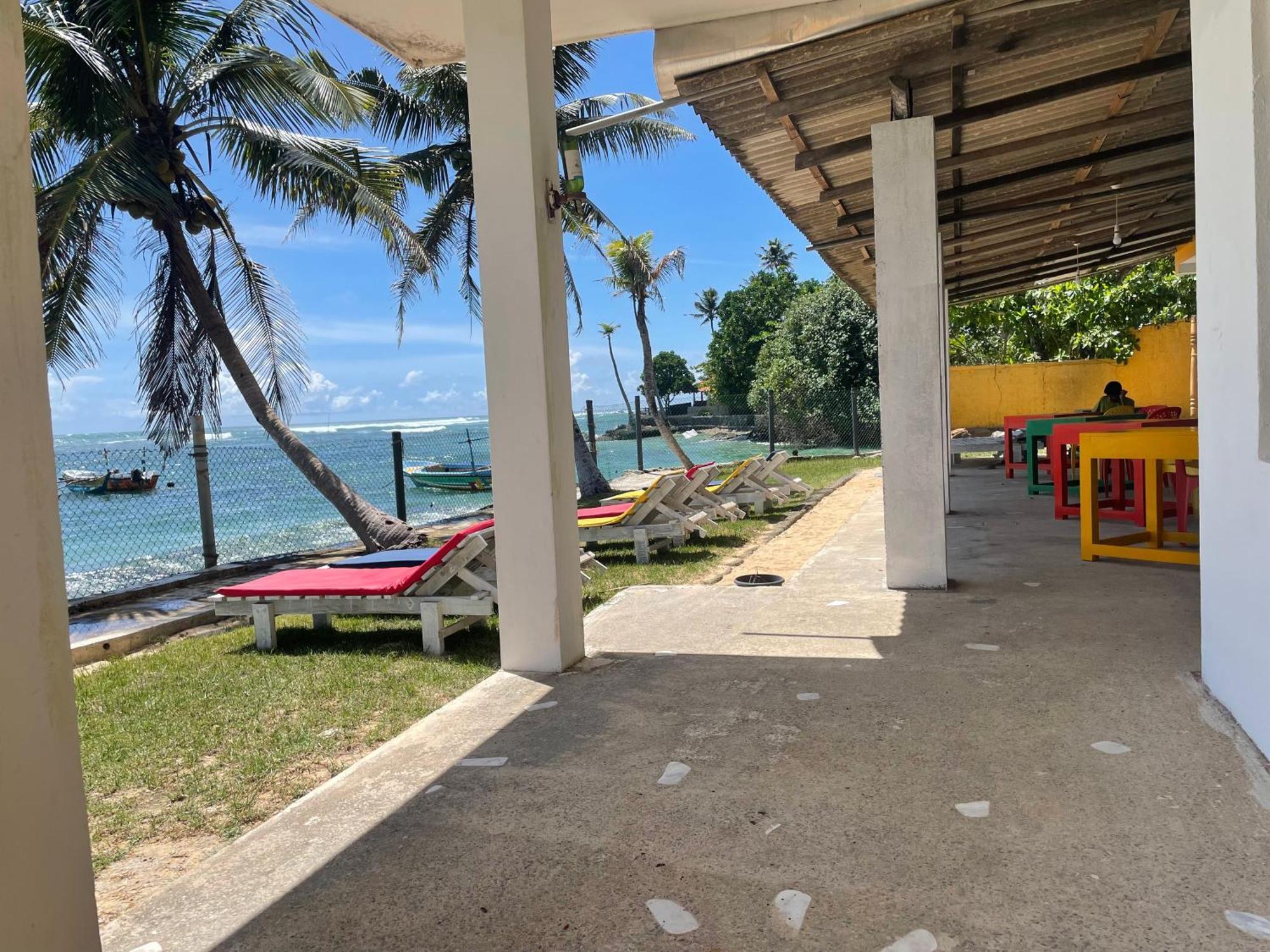 Sayuri Beach Hotel Matara Esterno foto
