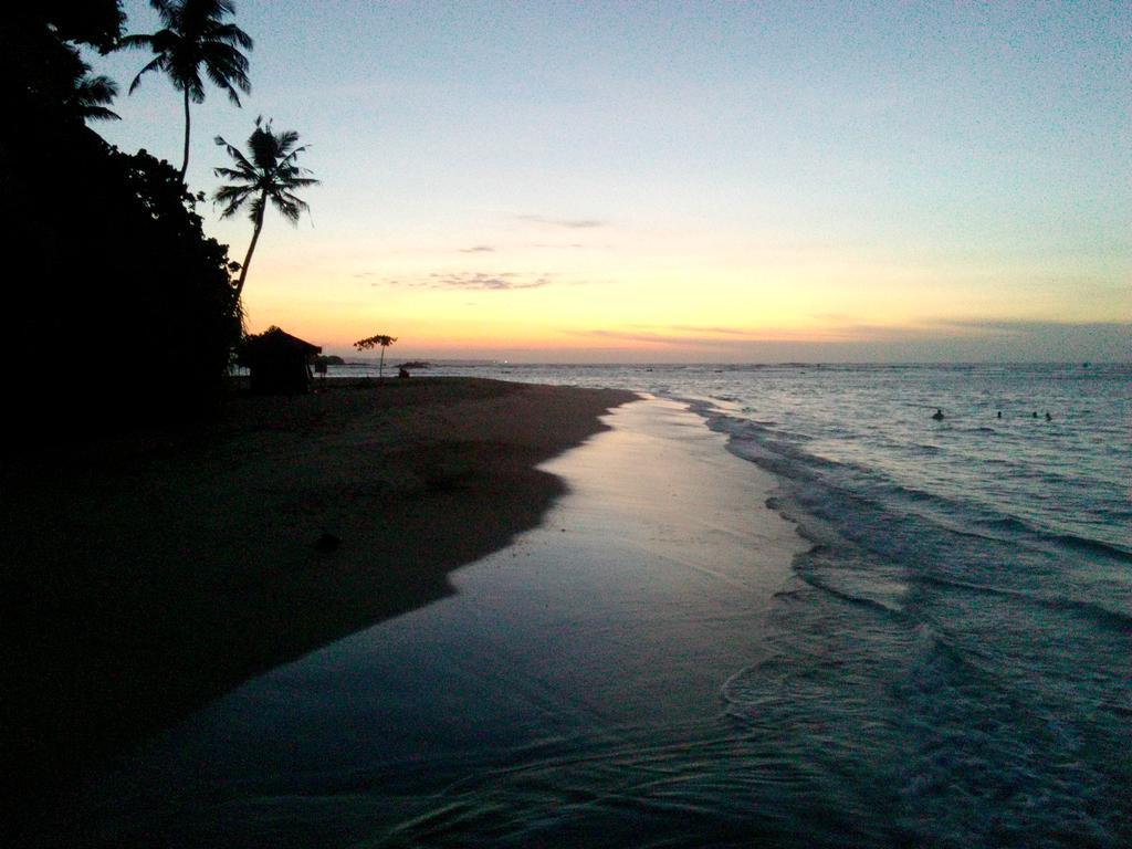 Sayuri Beach Hotel Matara Esterno foto