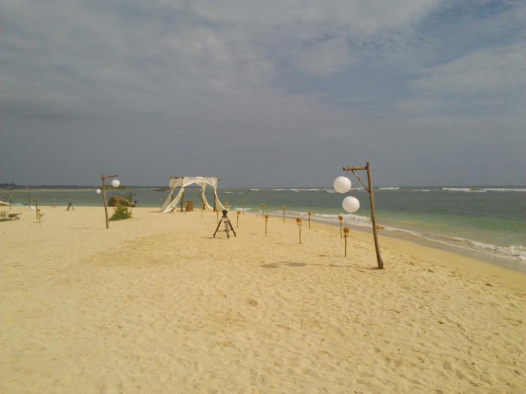 Sayuri Beach Hotel Matara Esterno foto