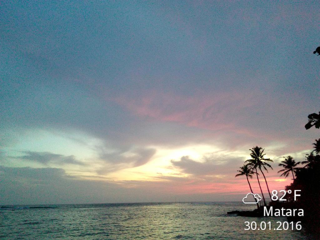 Sayuri Beach Hotel Matara Esterno foto