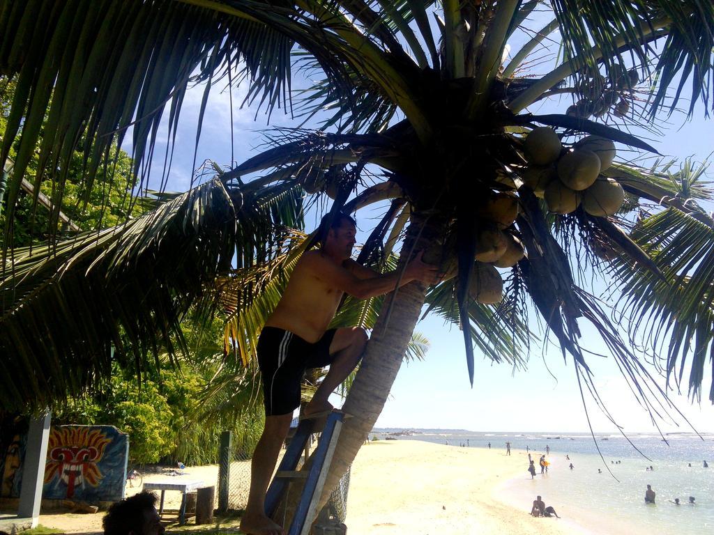 Sayuri Beach Hotel Matara Esterno foto