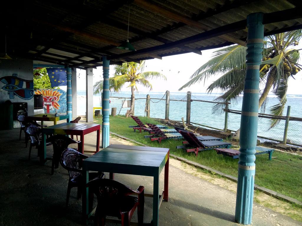 Sayuri Beach Hotel Matara Esterno foto