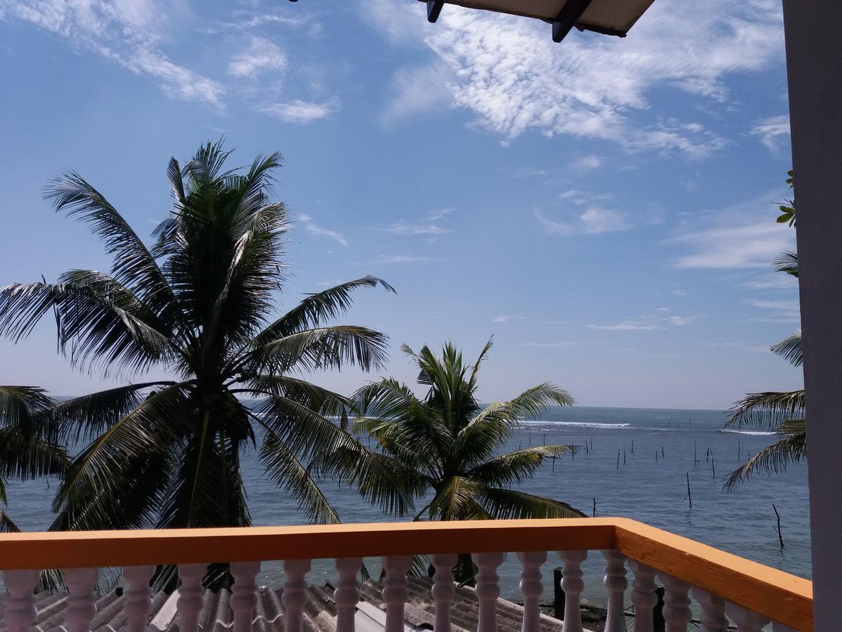 Sayuri Beach Hotel Matara Esterno foto