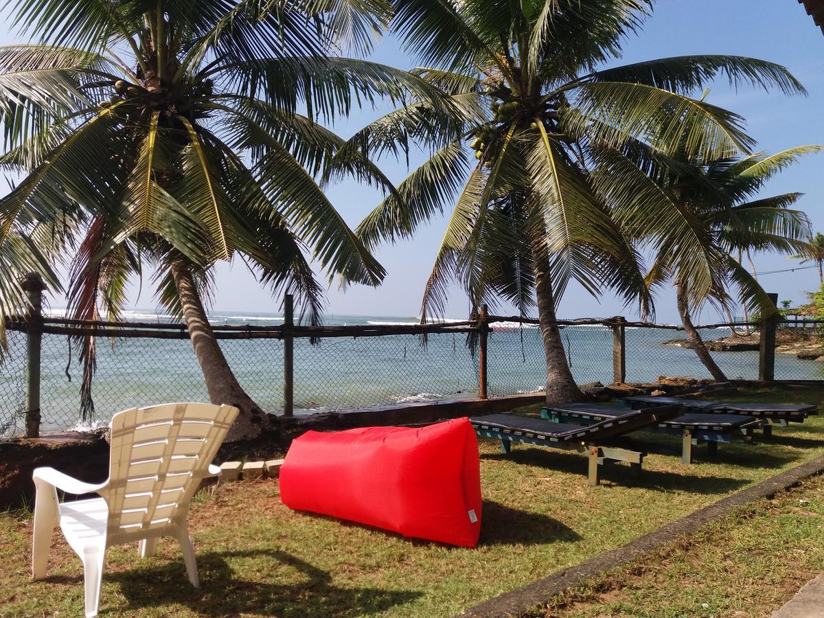 Sayuri Beach Hotel Matara Esterno foto