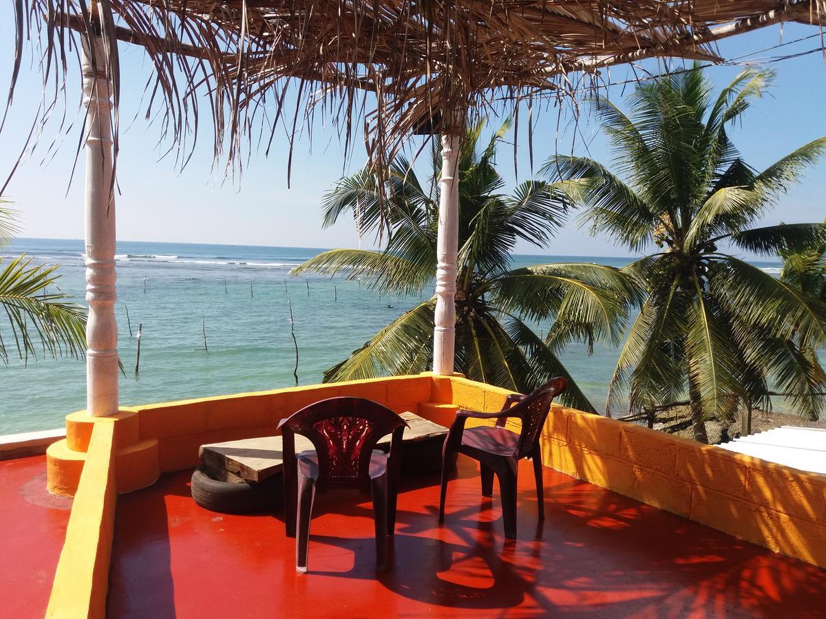 Sayuri Beach Hotel Matara Esterno foto