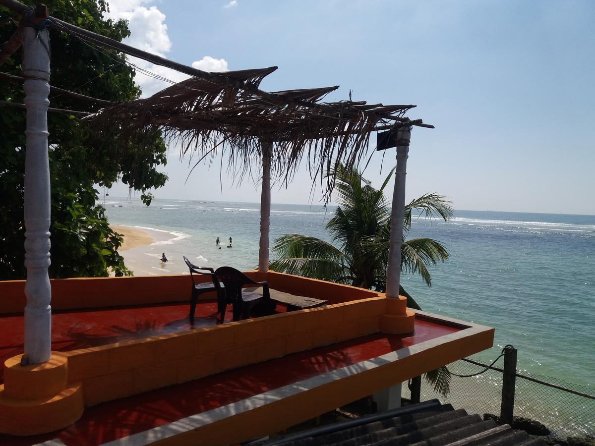 Sayuri Beach Hotel Matara Esterno foto