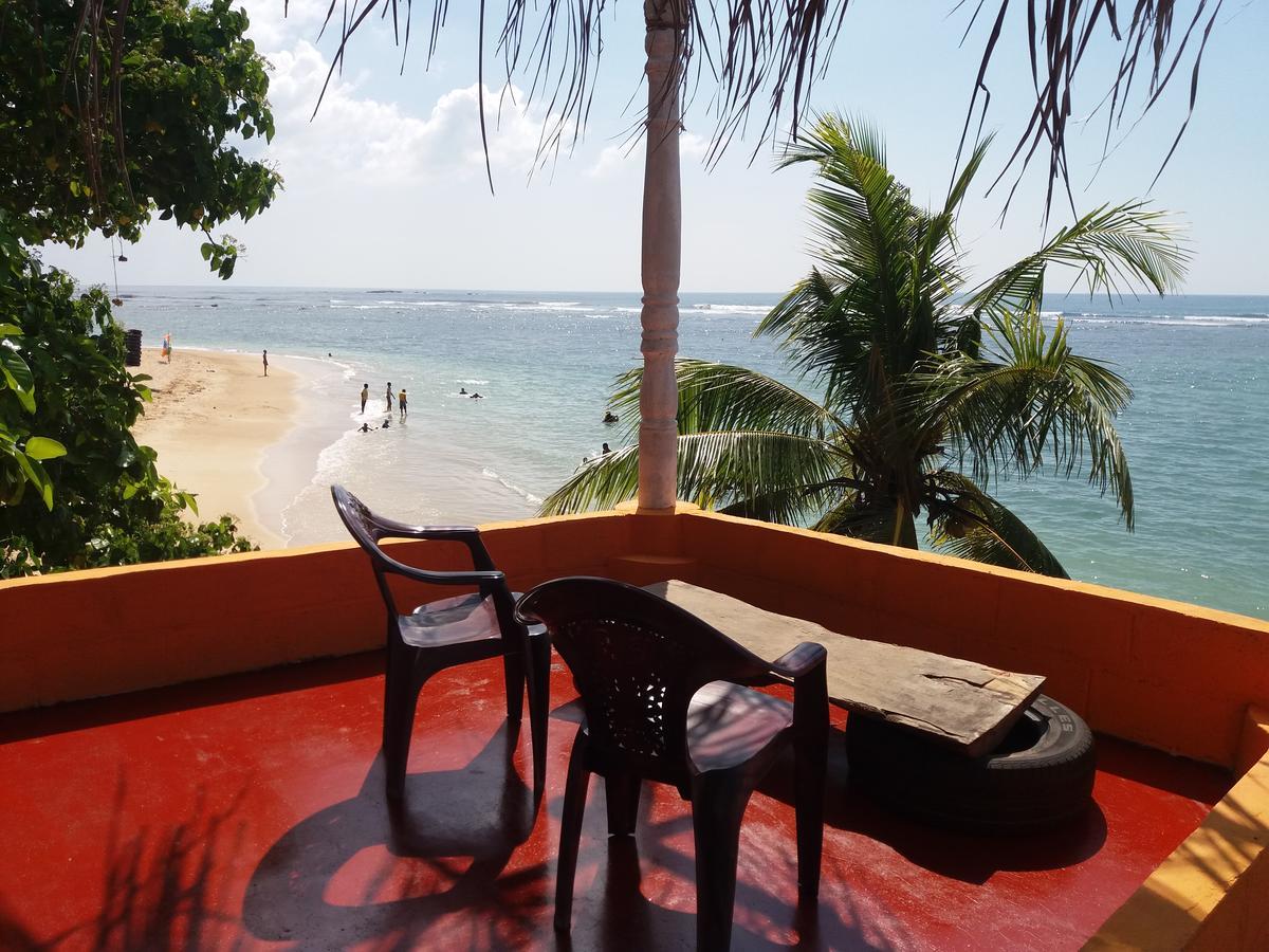 Sayuri Beach Hotel Matara Esterno foto