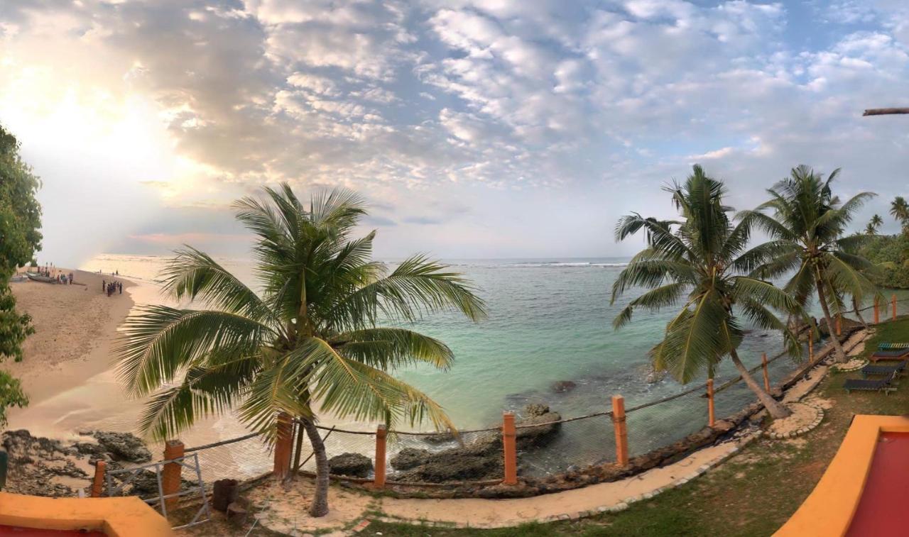 Sayuri Beach Hotel Matara Esterno foto